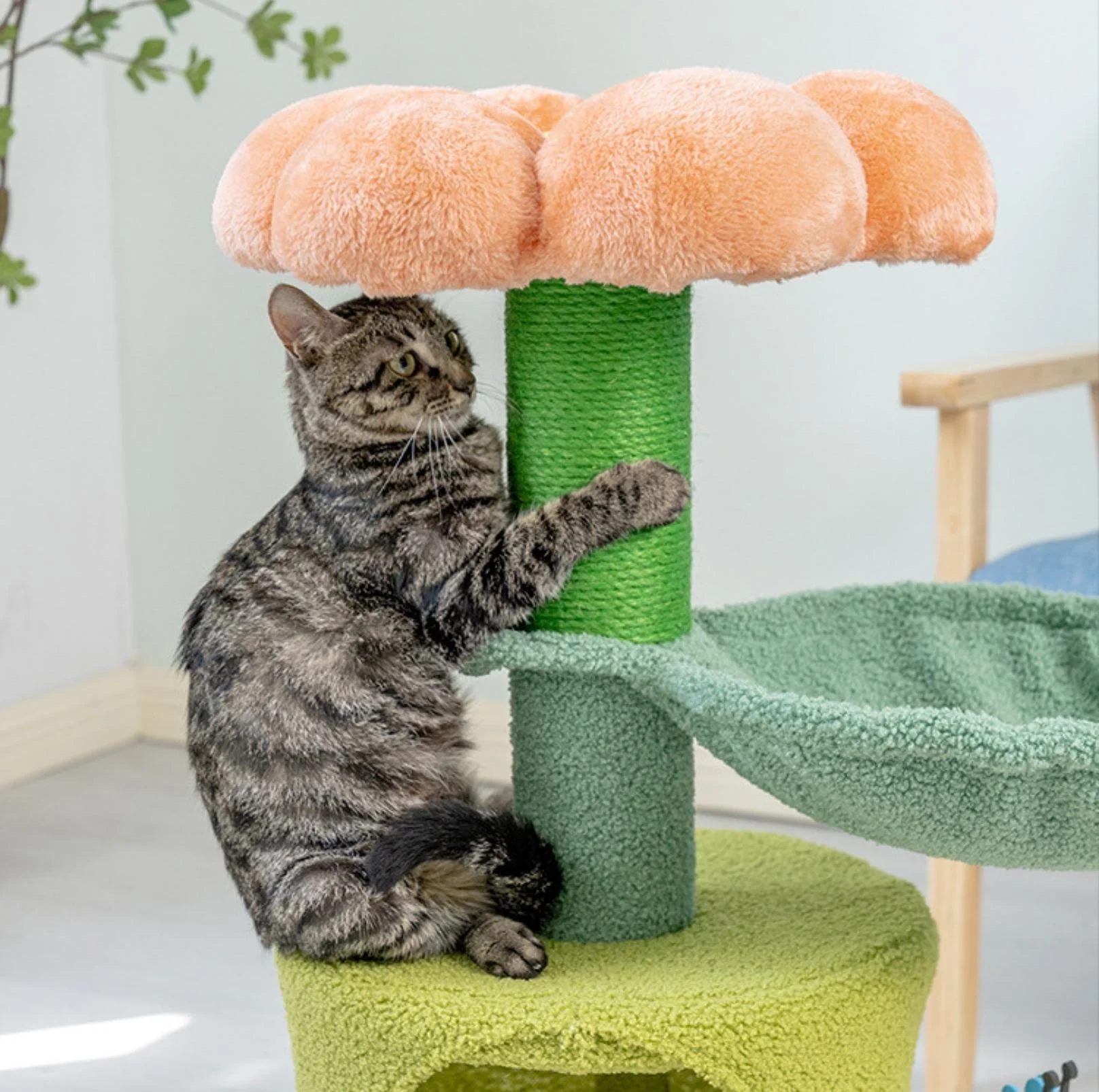 Flower-Styled Cat Tree with Soft Nest & Scratching Posts - Image 7