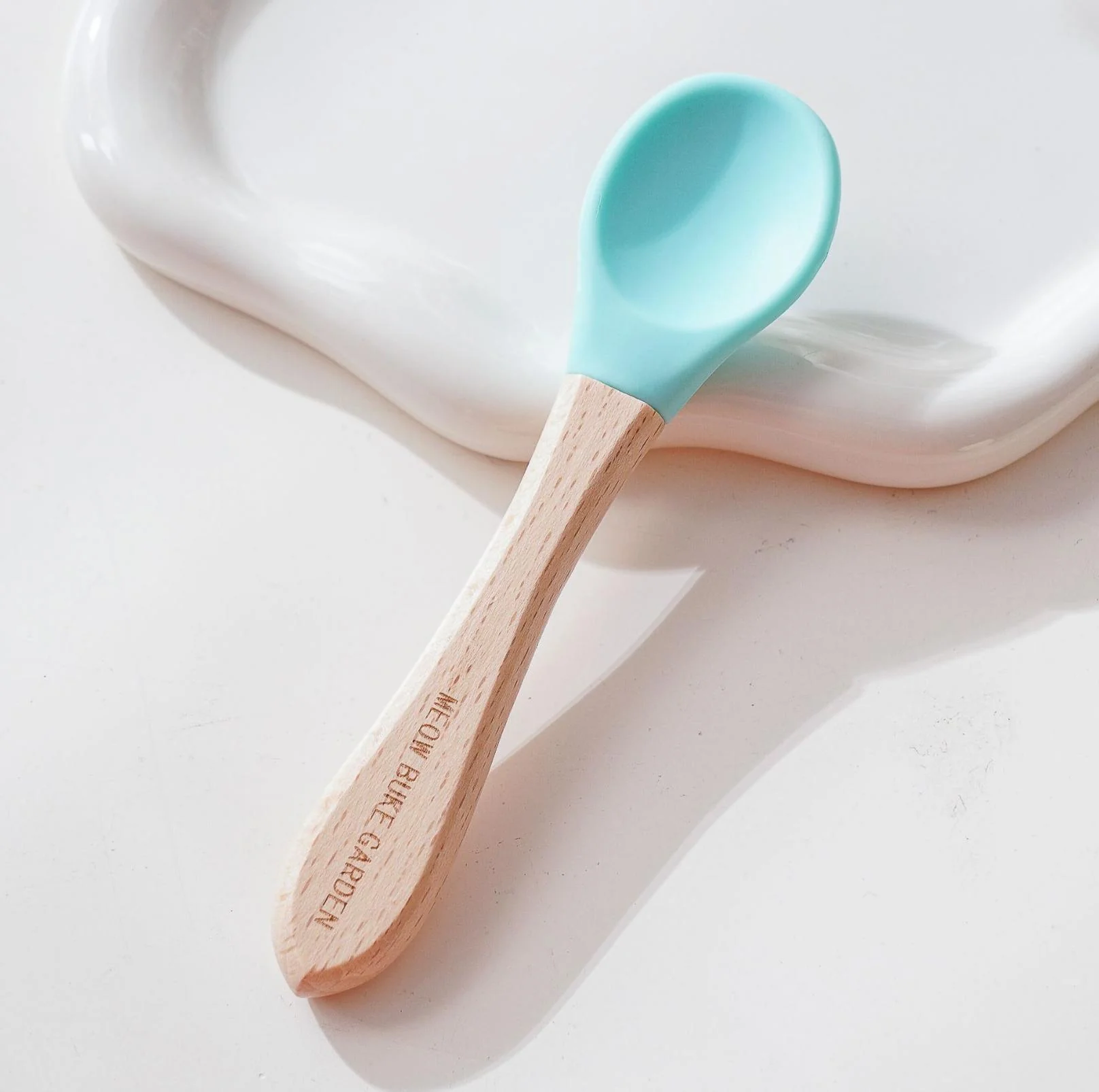 Elegant Baby-Grade Silicone Pet Food Spoon with Wooden Handle - Image 15