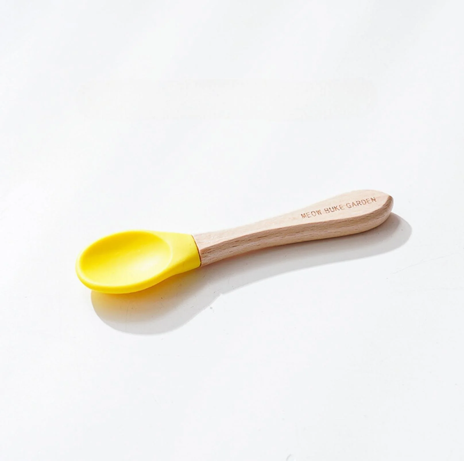 Elegant Baby-Grade Silicone Pet Food Spoon with Wooden Handle - Image 4