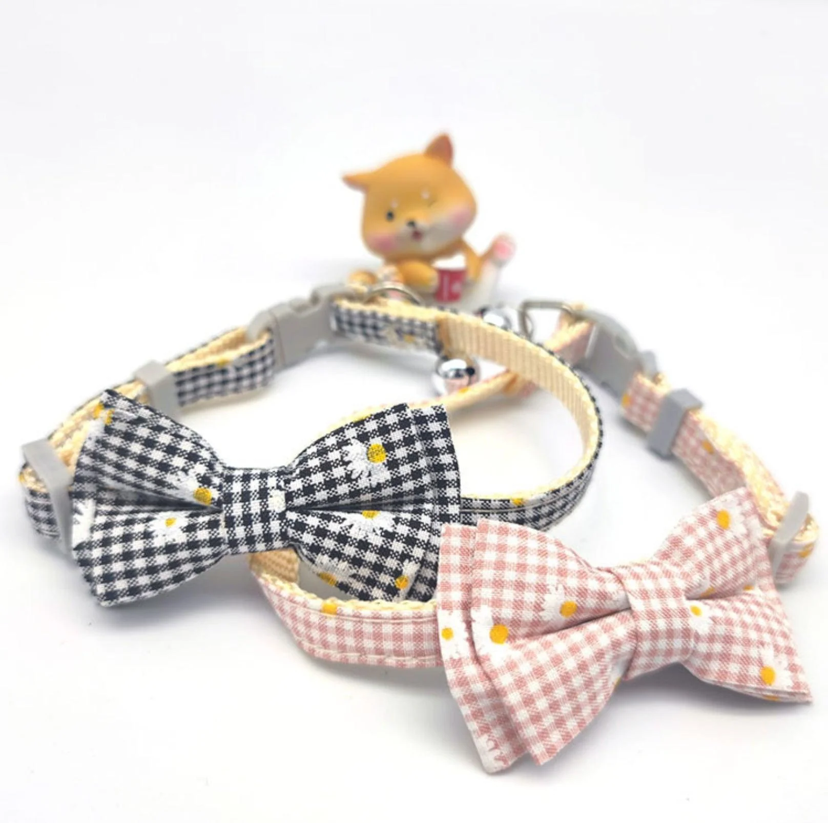 Pet Adjustable Bow Collar with Daisy Pattern - Image 13