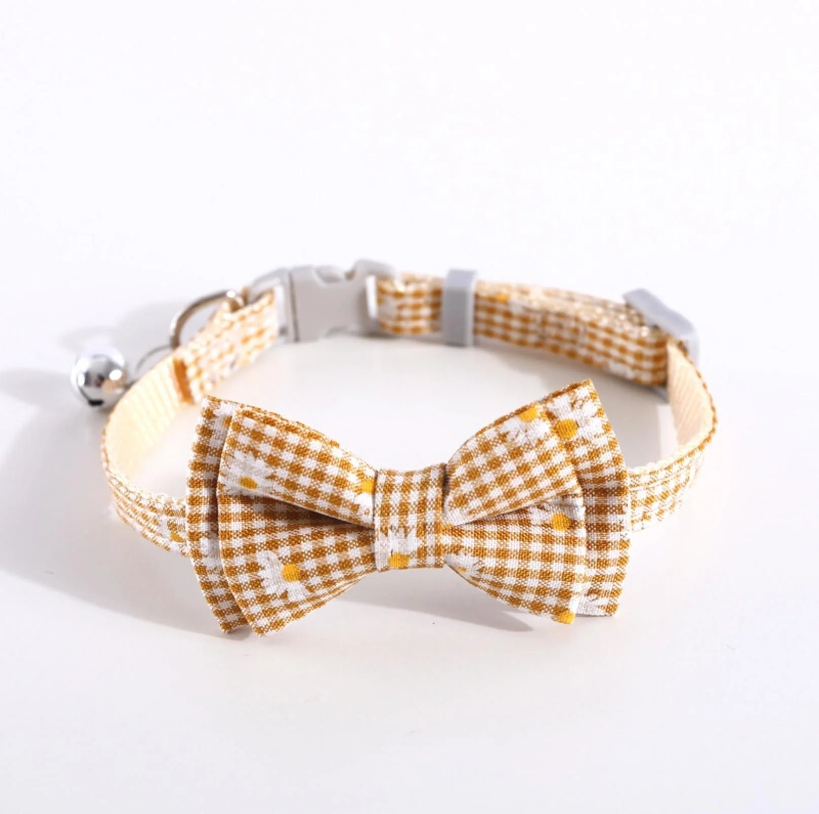 Pet Adjustable Bow Collar with Daisy Pattern - Image 3