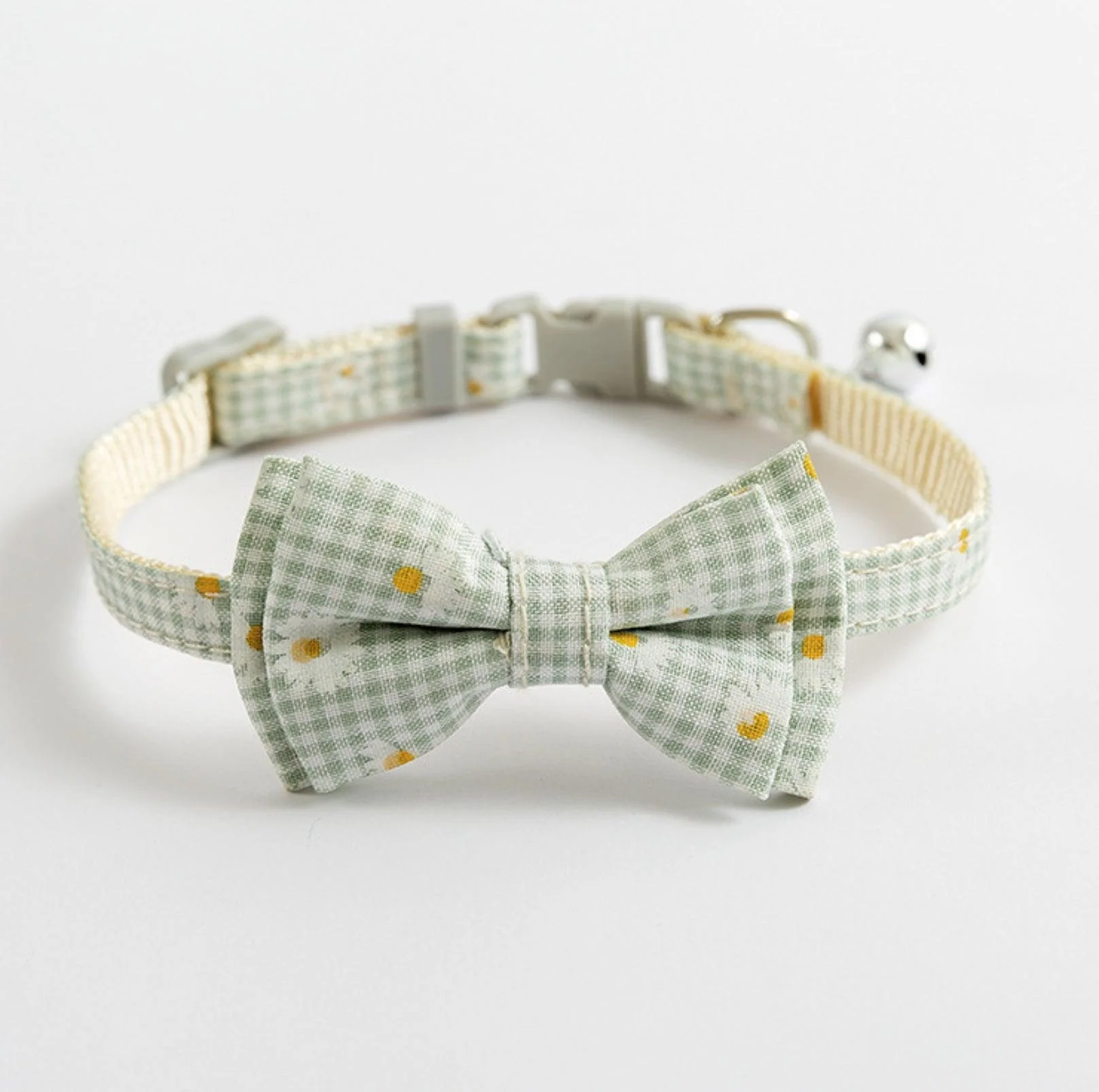 Pet Adjustable Bow Collar with Daisy Pattern - Image 4