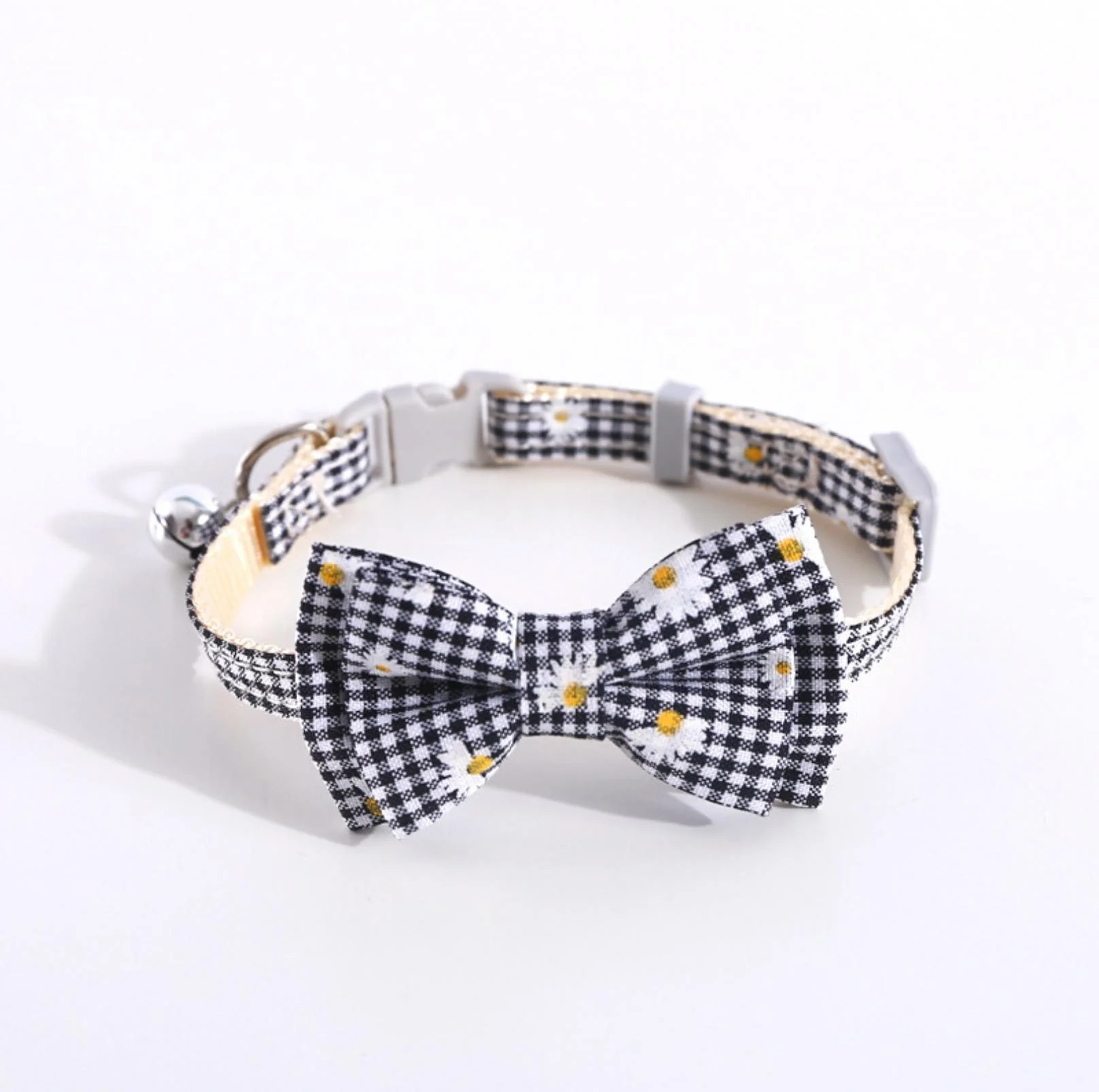 Pet Adjustable Bow Collar with Daisy Pattern - Image 5